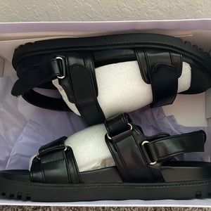 Madden Girl ( by Steve Madden ) ( NIB )